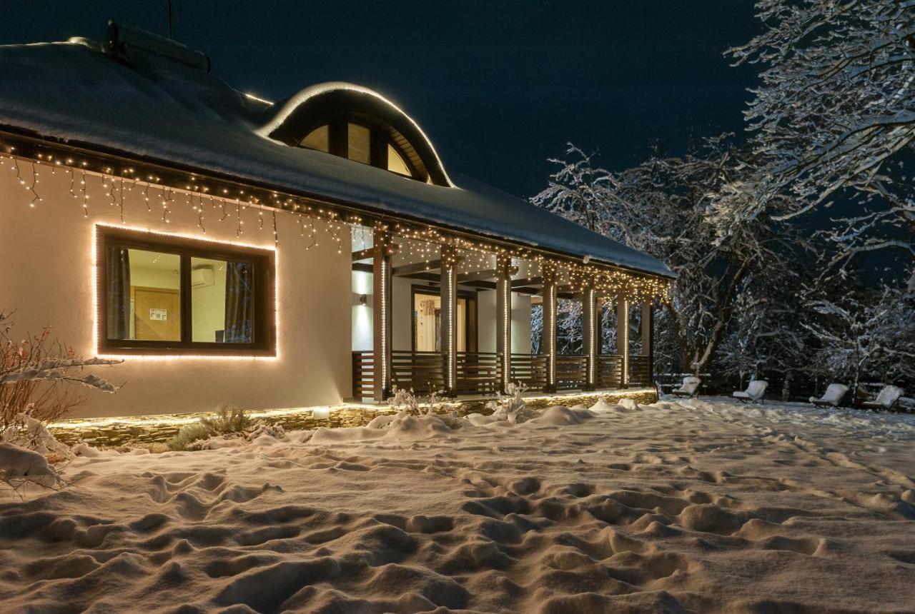 Chalet Hovel Mînăstirea Humorului Exterior foto